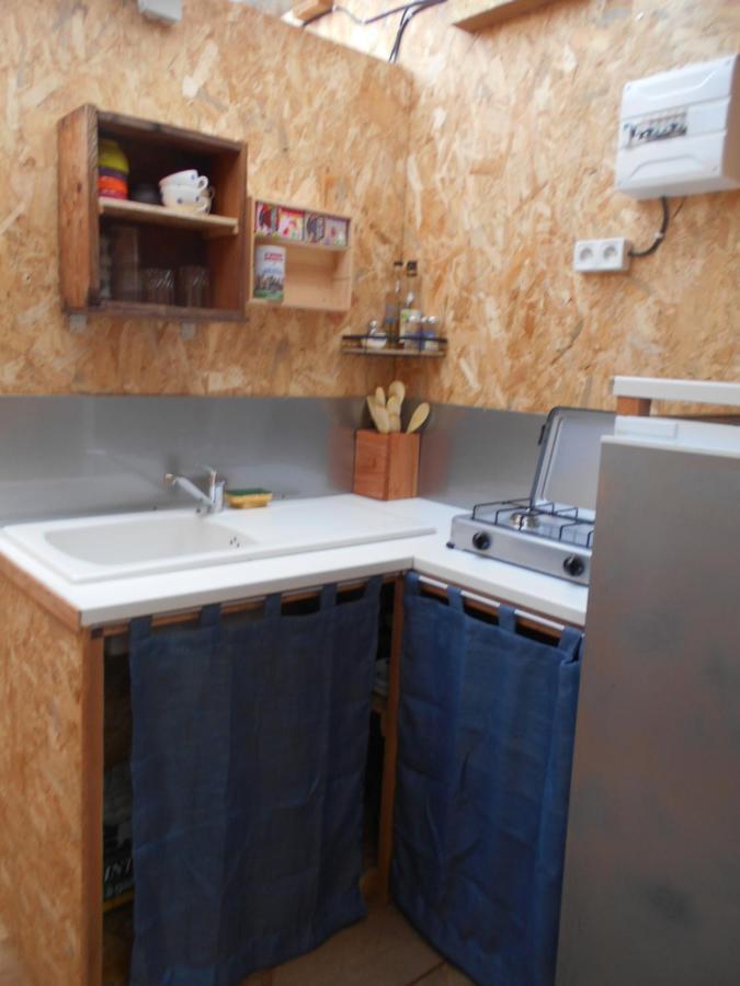Sous Les Toiles De Pautilou Hotell Molles Eksteriør bilde