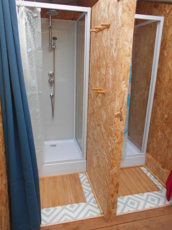Sous Les Toiles De Pautilou Hotell Molles Eksteriør bilde