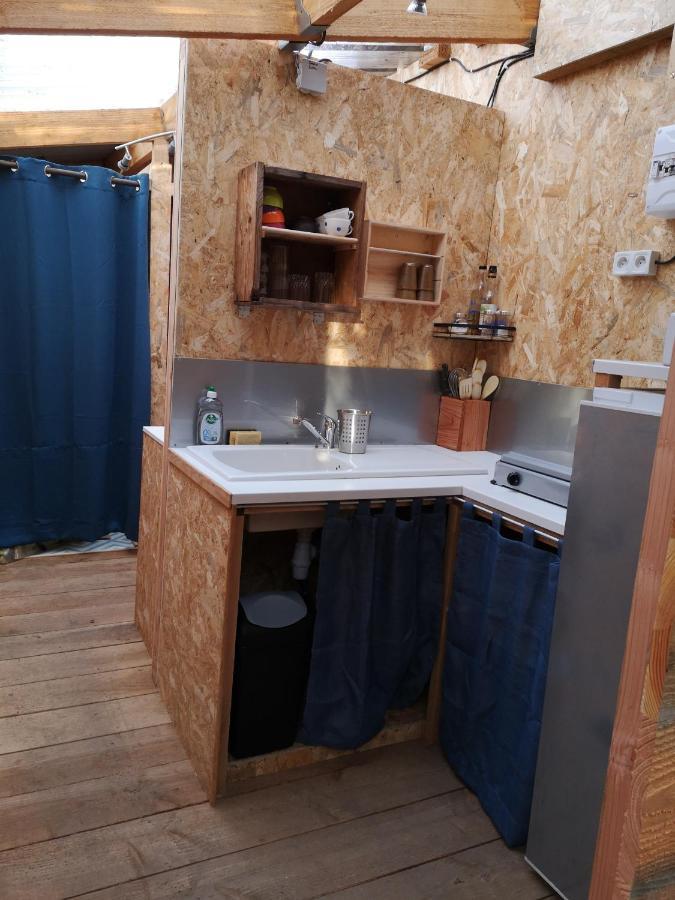 Sous Les Toiles De Pautilou Hotell Molles Eksteriør bilde
